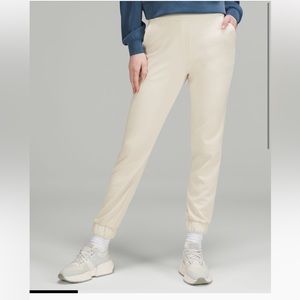 Lululemon Softstreme relaxed pant white opal size 4 BNWT